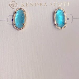 NWT - Kendra Scott, Gold Ellie Studs in London Blue